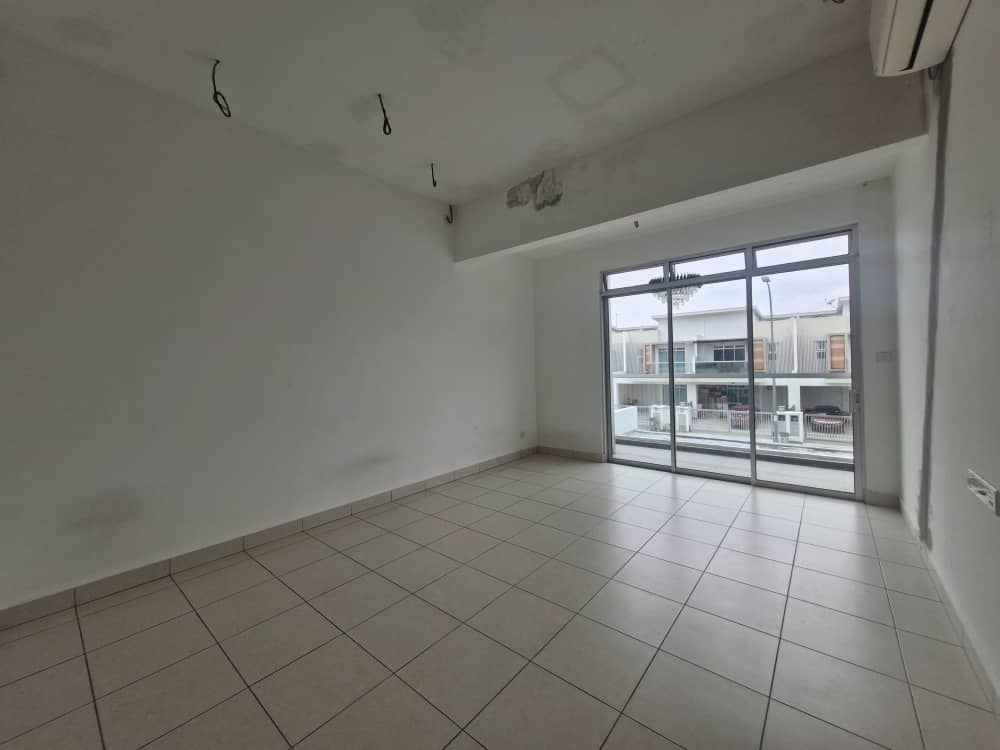 ceead046-f169-43a4-b228-f58624a63272