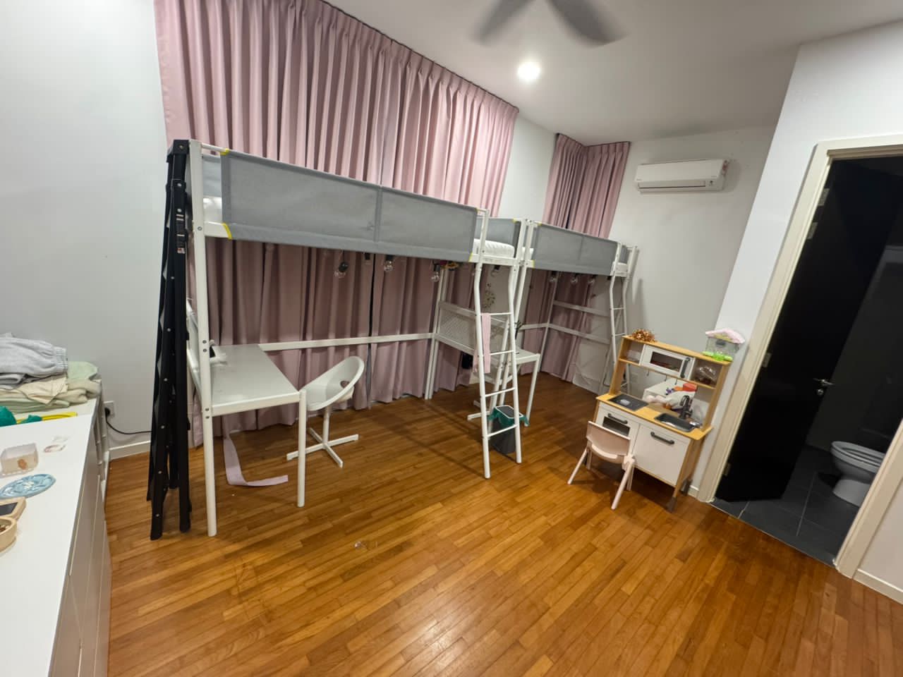 a1fad995-5097-4ef5-a888-11f50e87f95b